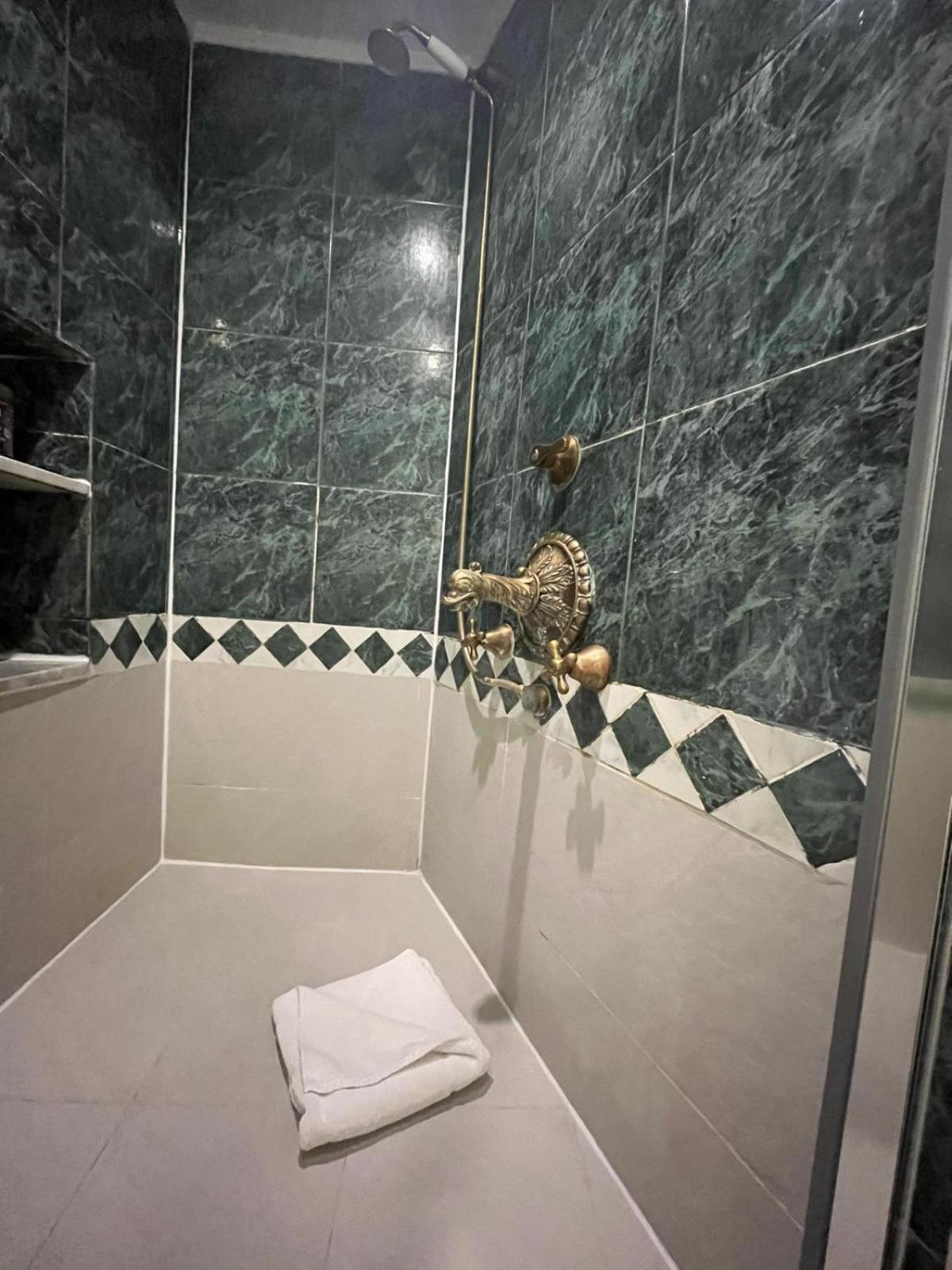 Crispi 30 Stylish Apartment Rome Bagian luar foto